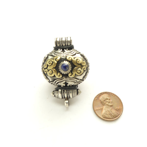 Gau, Silver Amulet Case with Clouds Design and Lapis Cab, 30x42mm