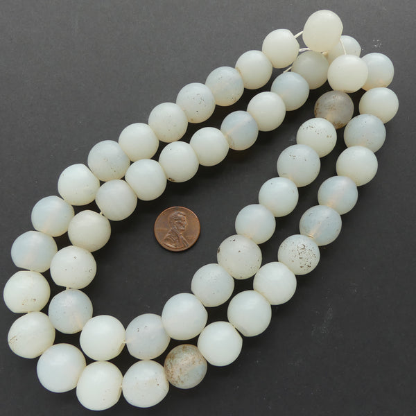 Moon Beads, Round, Antique Opalescent White, 16mm Diameter, Strand of 50 Beads
