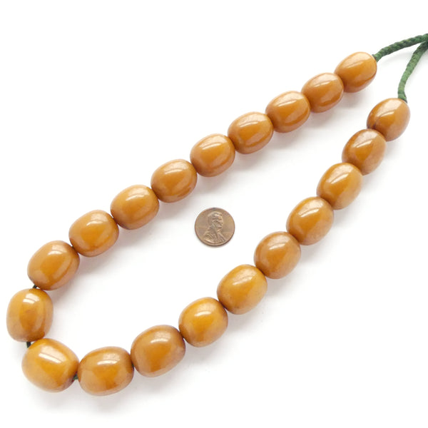 Tibetan Faux Amber, Ovals 22x17mm on 17.5-inch Strand of 20 Beads