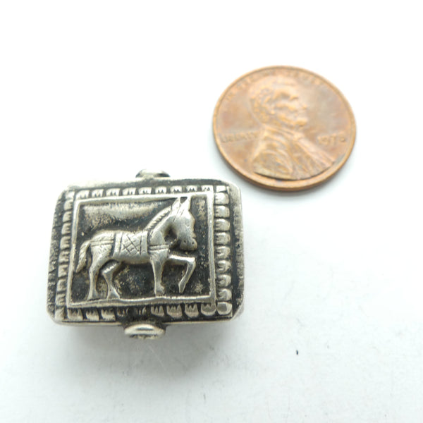 Indian Silver, Vintage Beads with Horse Design on Both Sides, 17x21mm