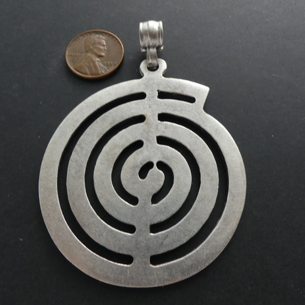 Penants, Extra Large White Metal Maze Design Pendant, 2.25 inches Diameter with Large Bail