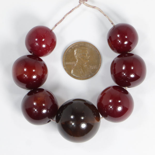 Resin, Red, Graduated Round Beads, 15 to 21mm Diameter, Set of 7